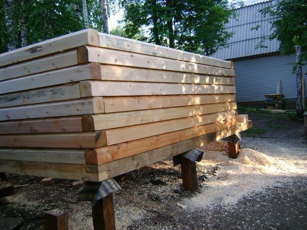 Фундамент из лиственницы – прекрасное решение для деревянных конструкций